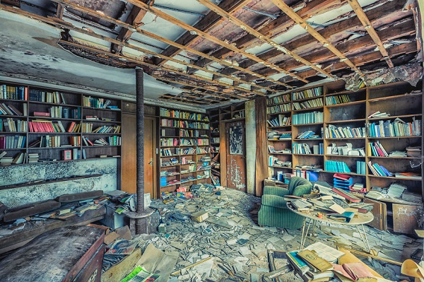 The photographer who seeks beauty in abandoned buildings (PHOTO)