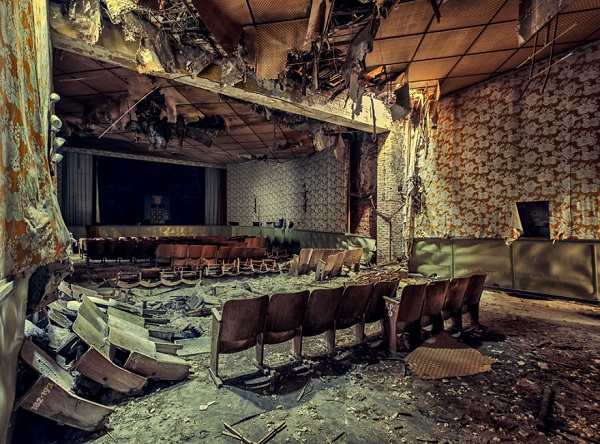 O fotógrafo que busca beleza em prédios abandonados (FOTO)