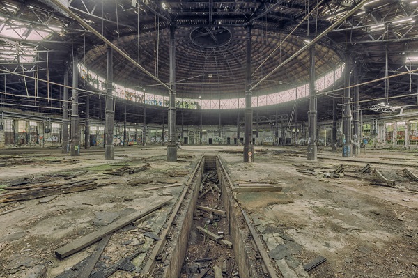 El fotógrafo que busca la belleza en edificios abandonados (FOTO)