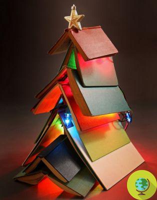 10 Christmas trees made with books