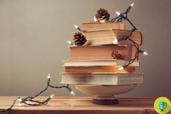 10 sapins de Noël faits avec des livres