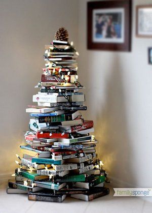 10 sapins de Noël faits avec des livres