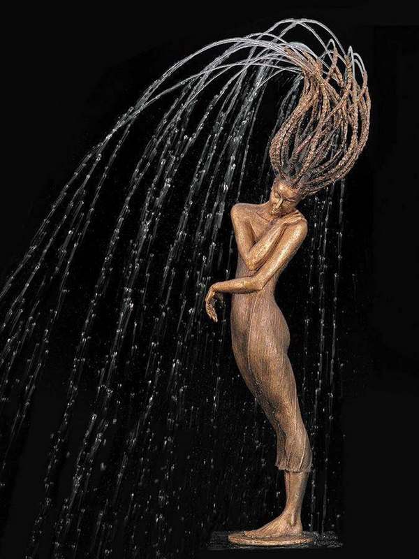 The wonderful sculptures that come to life thanks to water (PHOTO AND VIDEO)