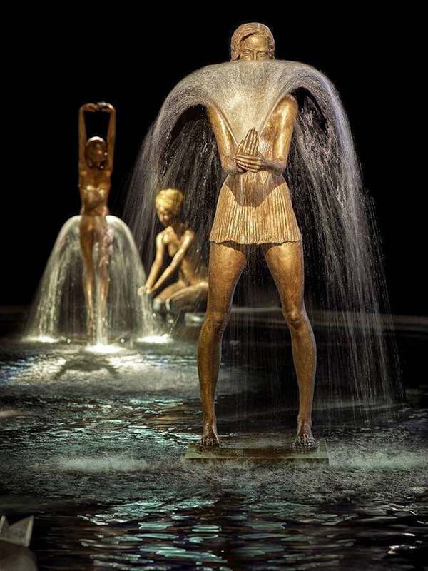 The wonderful sculptures that come to life thanks to water (PHOTO AND VIDEO)