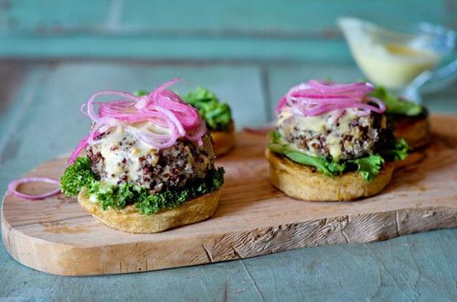 Quinoa burger: 10 vegetable recipes for all tastes