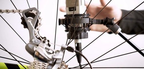 Jugando con la bici: la música de Johnnyrandom (VIDEO)