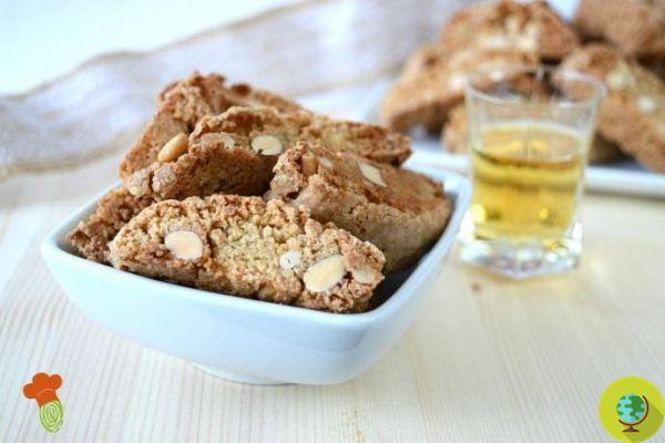 Cantucci: the step-by-step recipe for Tuscan biscuits (but without butter)