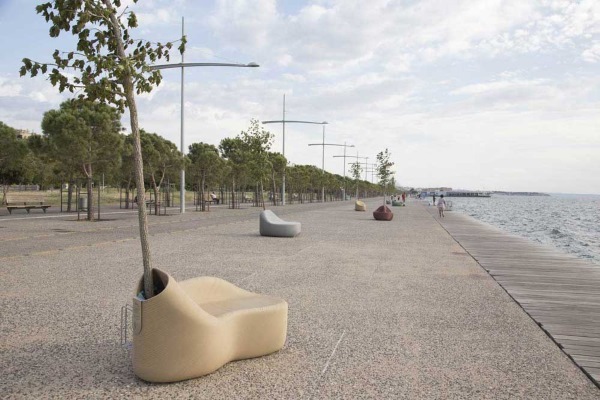 In this city you can turn your plastic waste into 3D printed benches