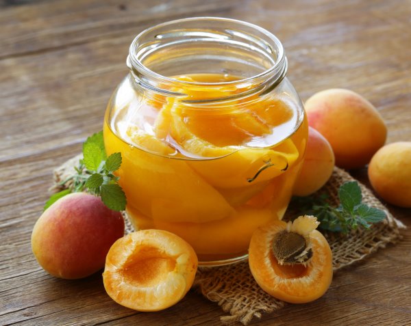 Fruit in syrup: 10 recipes to prepare at home