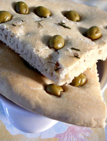 Focaccia with olives prepared with sourdough