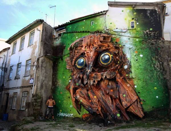 The waste is transformed into incredible murals: the works of the environmentalist street artist