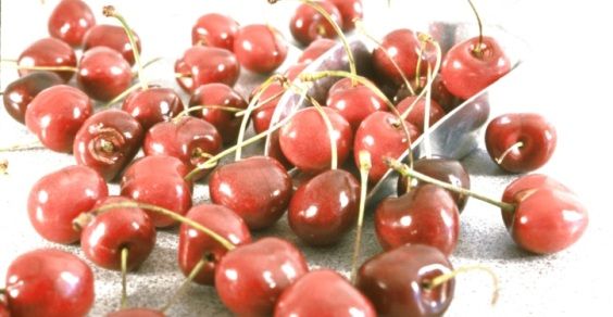 Cherries: calories, properties and health benefits