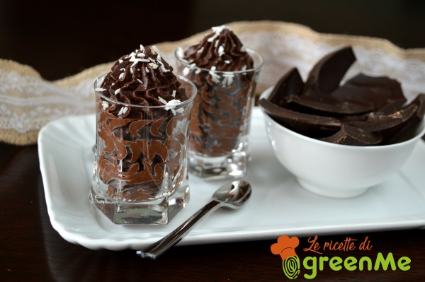 Chocolate and avocado mousse: recipe with no added sugar