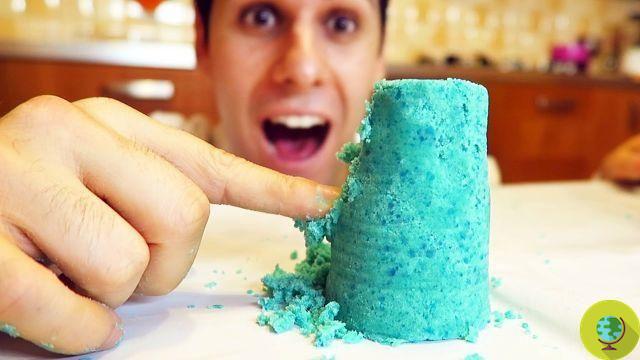 DIY kinetic sand: how to prepare it at home with 3 ingredients (VIDEO)