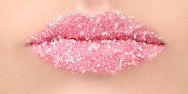 Lèvres gercées et sèches : 10 remèdes naturels et à faire soi-même