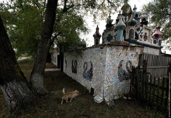 The castle made with waste by a Russian married couple