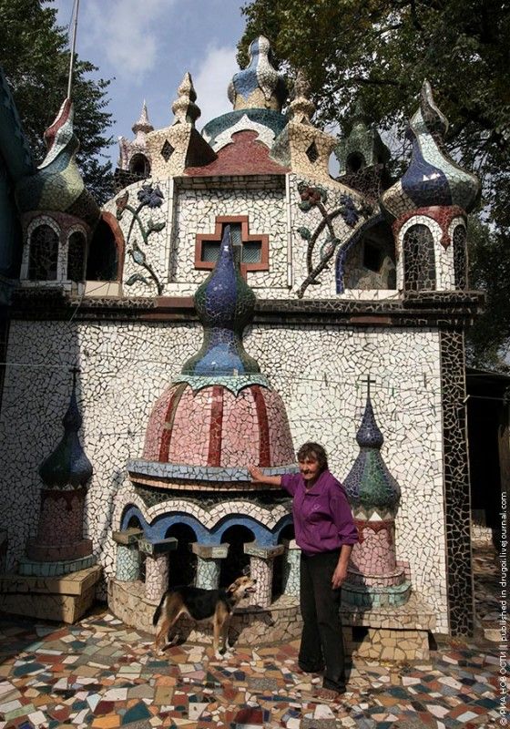 The castle made with waste by a Russian married couple