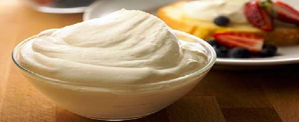Chantilly cream: the original recipe and 10 variations
