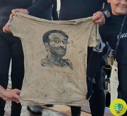 Ils nettoient le plastique des toiles de fond et trouvent une chemise dédicacée par Lucio Dalla : 