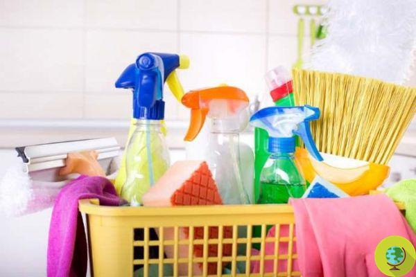 Ménage : les désinfectants antimicrobiens augmentent le risque de surpoids chez les enfants