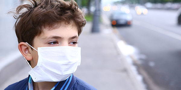 93% das crianças respiram ar tão poluído que o desenvolvimento está em risco