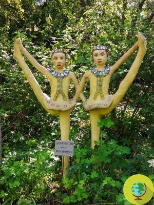 Les merveilleuses sculptures cachées dans la forêt finlandaise créées par l'artiste 