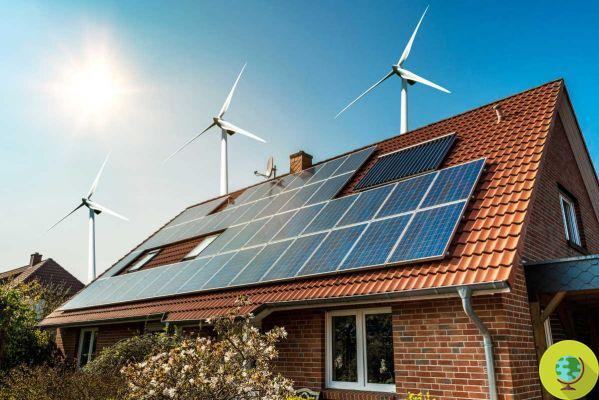 Eólica y fotovoltaica juntas contra facturas caras: qué son los sistemas domésticos mixtos