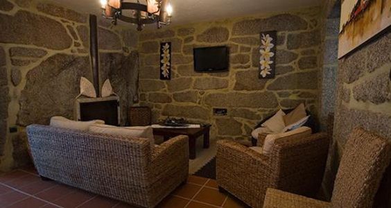“Casa do Penedo”: la casa de piedra al estilo Picapiedra