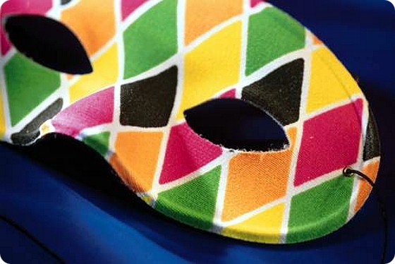 Carnaval: confetes e máscaras DIY