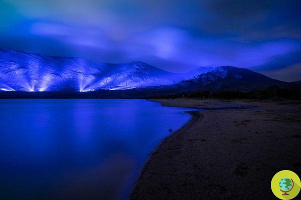 Parece uma aurora boreal: as colinas irlandesas transformadas na maior pintura digital do mundo