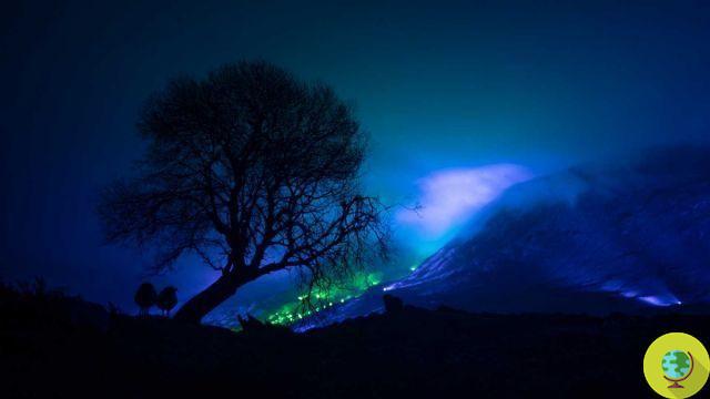 Cela ressemble à une aurore boréale : les collines irlandaises transformées en la plus grande peinture numérique du monde