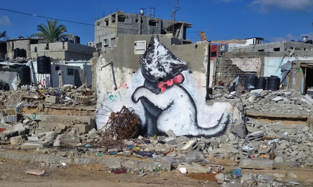 Banksy's incredible art on the rubble of Gaza (PHOTO and VIDEO)