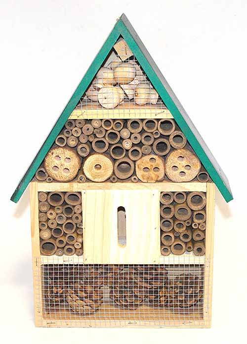Maisons pour abeilles, papillons et coccinelles, idées cadeaux pour attirer les insectes utiles au jardin