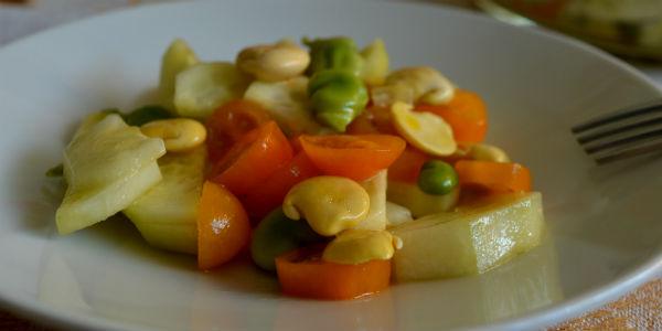 Spring salad of legumes with broad beans and lupins