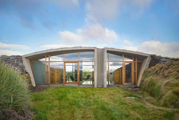 La casa con techo verde inspirada en la tradición de los vikingos (FOTO)