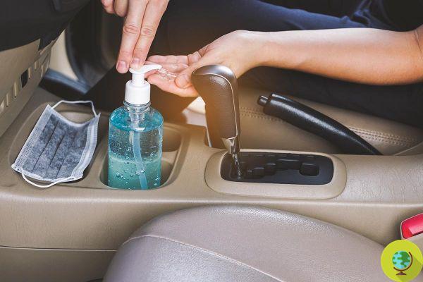 ¿Es peligroso dejar el gel desinfectante en el coche? ¿Puede realmente prenderse fuego?