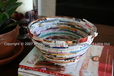 10 ways to creatively reuse old magazines