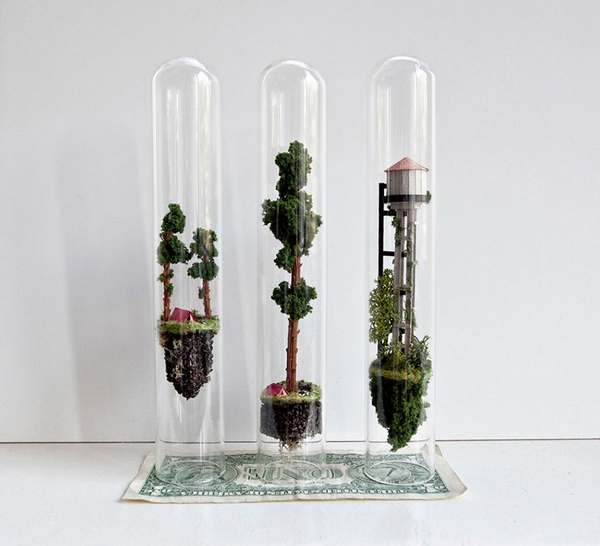 L'artiste qui crée des petits mondes fantastiques dans des éprouvettes en verre (PHOTO)