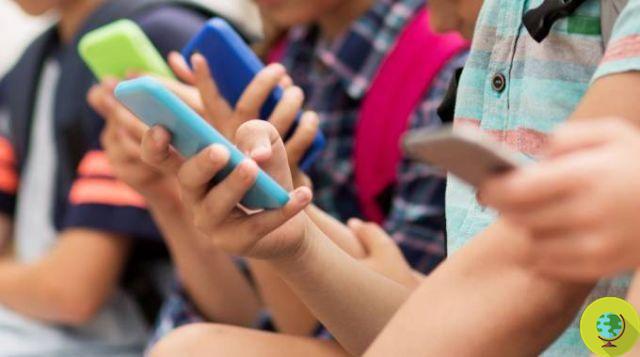 Crianças e smartphones: os EUA querem proibir a compra e uso de até 13 anos