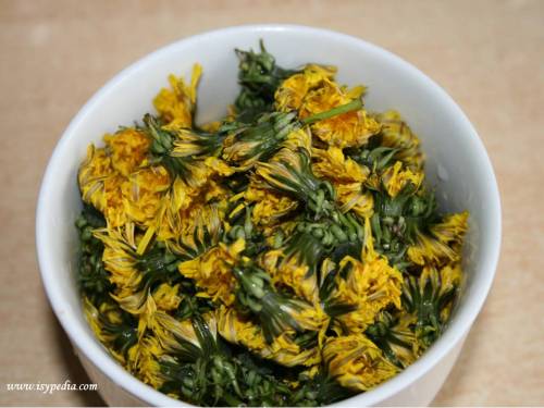 Purifying elixir with dandelion flowers, the detox drink at no cost