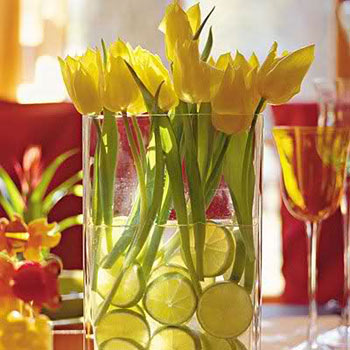Como decorar a mesa com frutas e flores