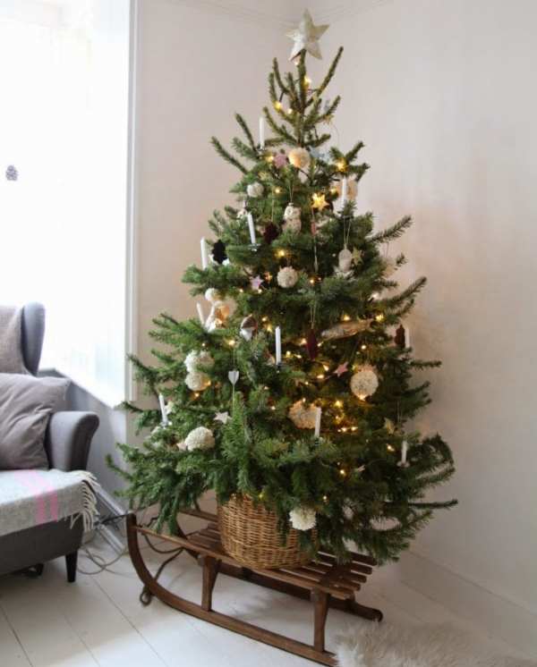 Cobertura de base DIY para a árvore de Natal
