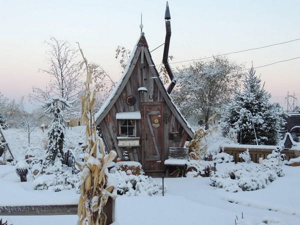 As extraordinárias casas de madeira inspiradas nos filmes de Tim Burton (FOTO)