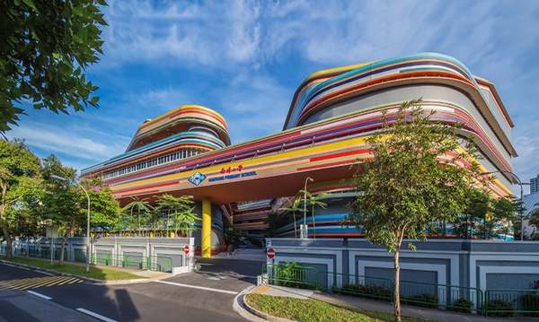 La merveilleuse école arc-en-ciel de Singapour (PHOTO)