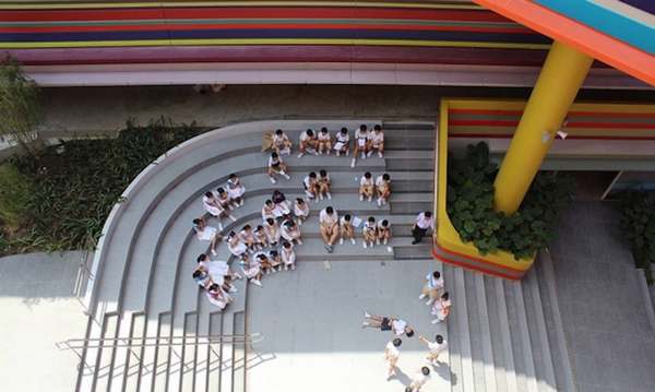 La merveilleuse école arc-en-ciel de Singapour (PHOTO)