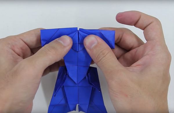 Dart Vader: how to make a simple origami dedicated to Star Wars (VIDEO)
