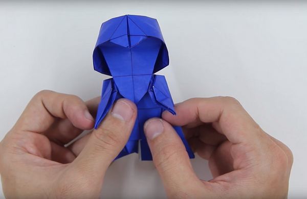 Dart Vader: how to make a simple origami dedicated to Star Wars (VIDEO)