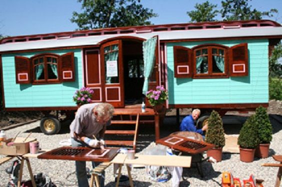 Roulottes: the company that builds gypsy caravans for all needs