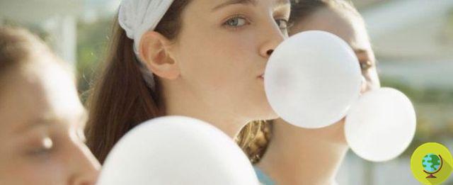 Chewing gum: in 10 minutes they can remove up to 100 million bacteria