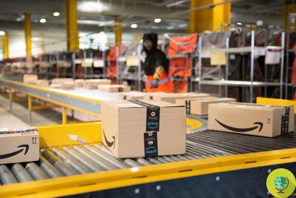 A Amazon está forçando seus funcionários de armazém nos EUA a fazer turnos de mais de 10 horas (ou perder seus empregos)